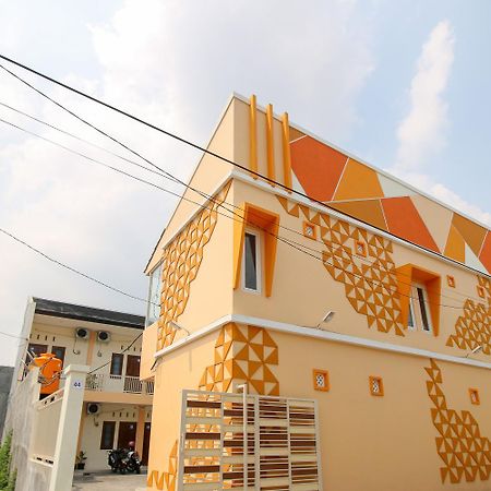Reddoorz Syariah @ Pahlawan Sidoarjo Hotel Екстериор снимка