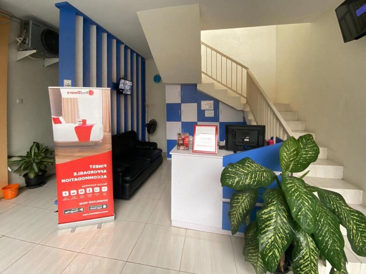 Reddoorz Syariah @ Pahlawan Sidoarjo Hotel Екстериор снимка