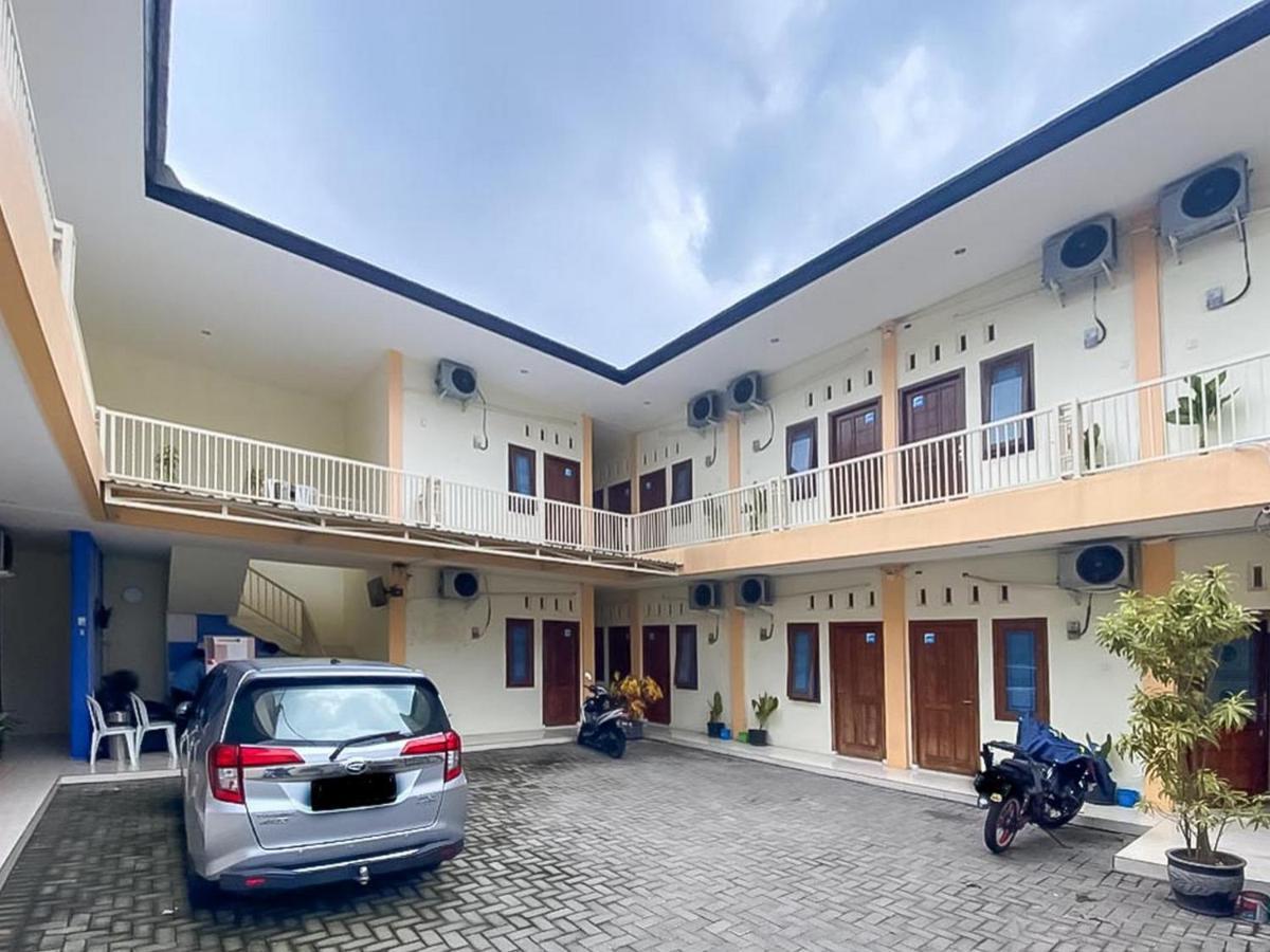 Reddoorz Syariah @ Pahlawan Sidoarjo Hotel Екстериор снимка