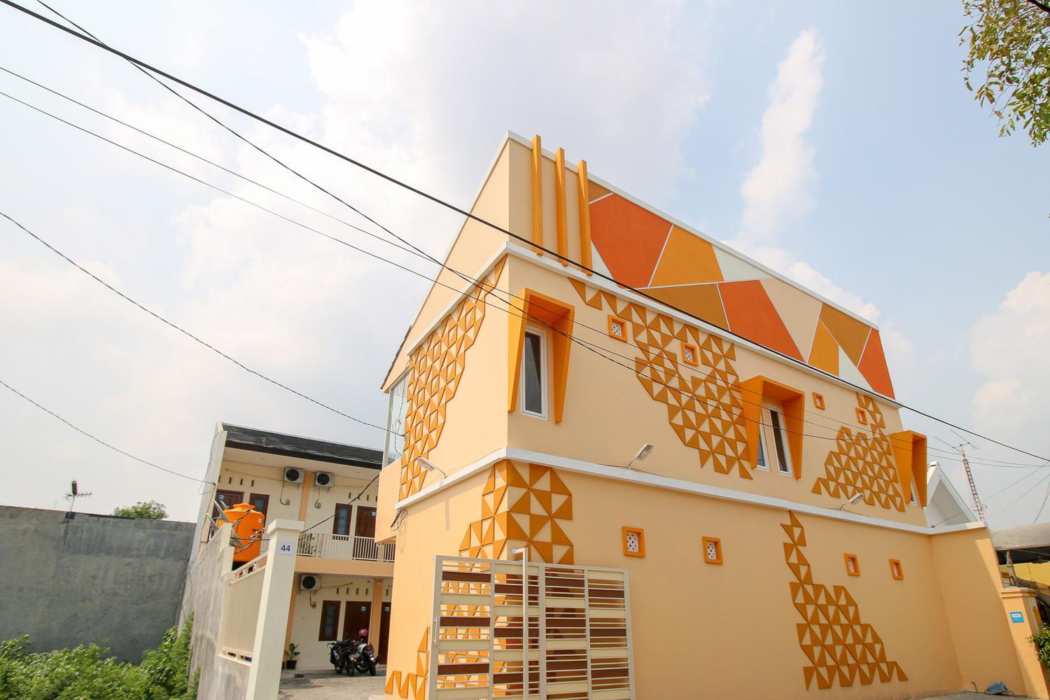 Reddoorz Syariah @ Pahlawan Sidoarjo Hotel Екстериор снимка